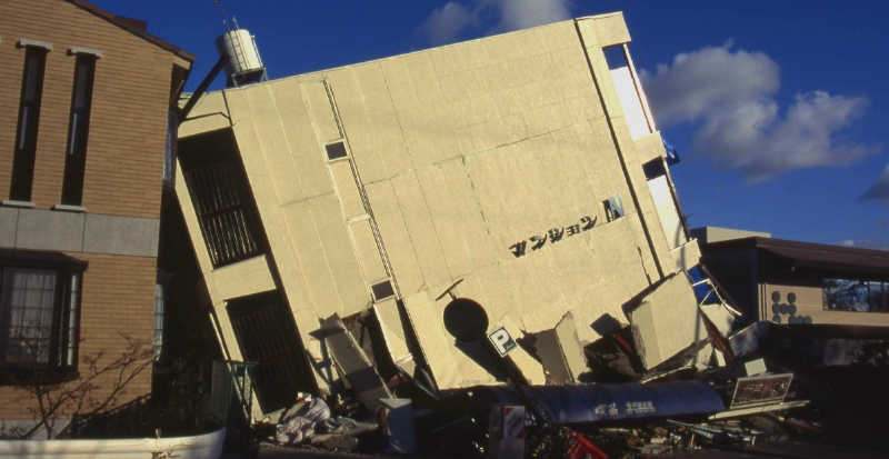 旧耐震基準建物の倒壊