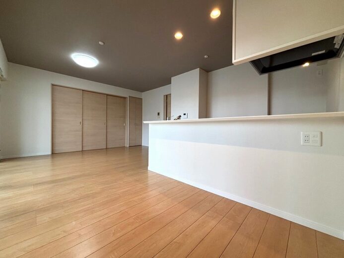 福岡市博多区美野島 2-31-2 ヒューマインド美野島並木通り 802 リビングダイニング３