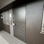 福岡県飯塚市堀池 アルファステイツ飯塚駅８F　角部屋　玄関