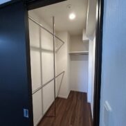 福岡市中央区赤坂3丁目 パークコート赤坂ヒルトップレジデンス ウォークインクローゼット2 福岡市中央区赤坂3丁目 パークコート赤坂ヒルトップレジデンス ウォークインクローゼット2