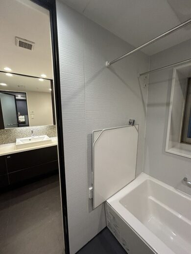 福岡市中央区赤坂3丁目 パークコート赤坂ヒルトップレジデンス 浴室から脱衣室 福岡市中央区赤坂3丁目 パークコート赤坂ヒルトップレジデンス 浴室から脱衣室