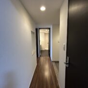 福岡市中央区赤坂3丁目 パークコート赤坂ヒルトップレジデンス 廊下から玄関 福岡市中央区赤坂3丁目 パークコート赤坂ヒルトップレジデンス 廊下から玄関