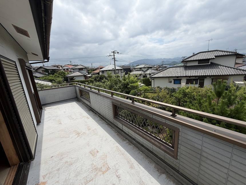 福岡市福津市光陽台３丁目戸建て二階バルコニー